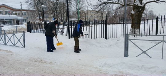 AOS4QJ9l2WyWfn очистка тротуара на Советской.jpg