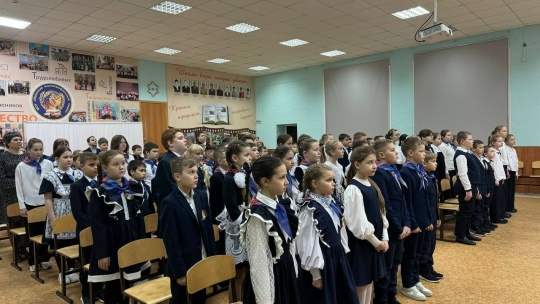 N-ZMi общая линейка, в зале лице по Открытию года Единства.jpg